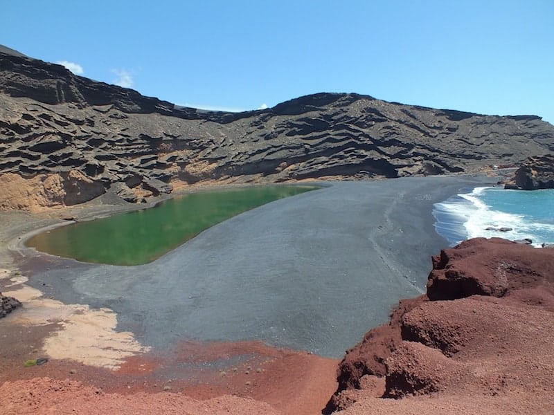 Charco de los Clicos en una laza lanzaroteña