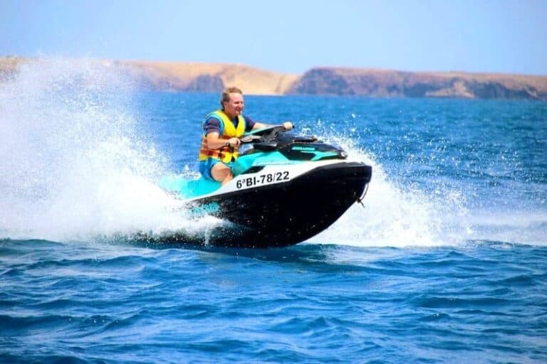 Excursión moto de agua desde Playa Blanca